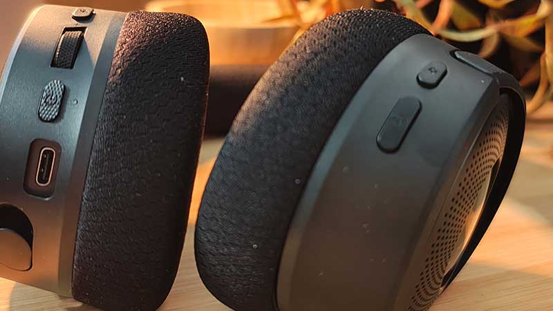 recensione razer kraken v4 dettaglio pulsantiera